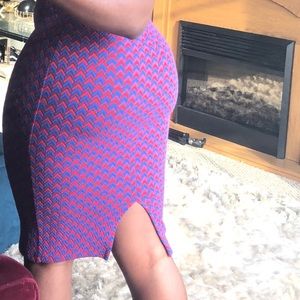 Patterned knee length skirt